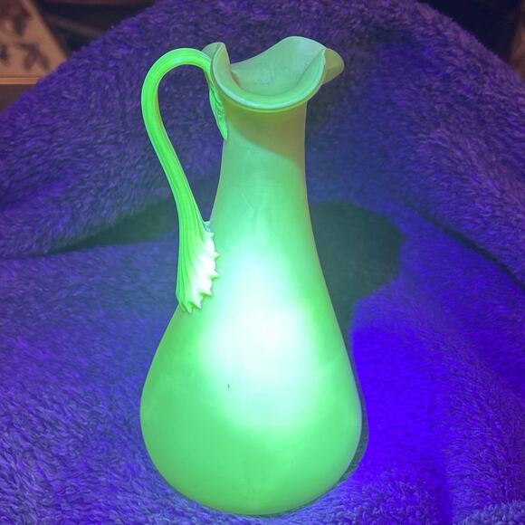 Pink Burmese 1930s Cruet Applied Claw Ribbon Handle Amazing Glow - Picture 3 of 12